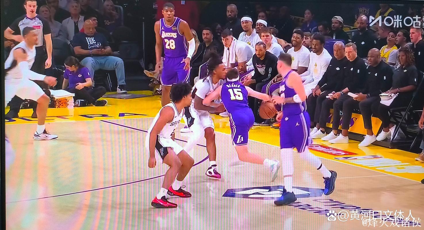 东契奇空砍35分 湖人不敌马刺