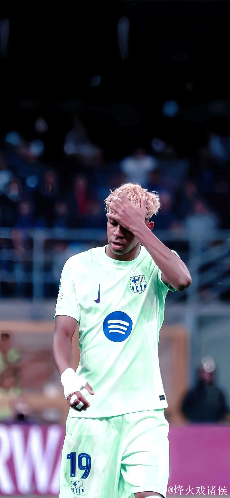 18岁亚马尔又被防死！全场仅1射+21次丢球权，遭切尔西小孩哥碾压